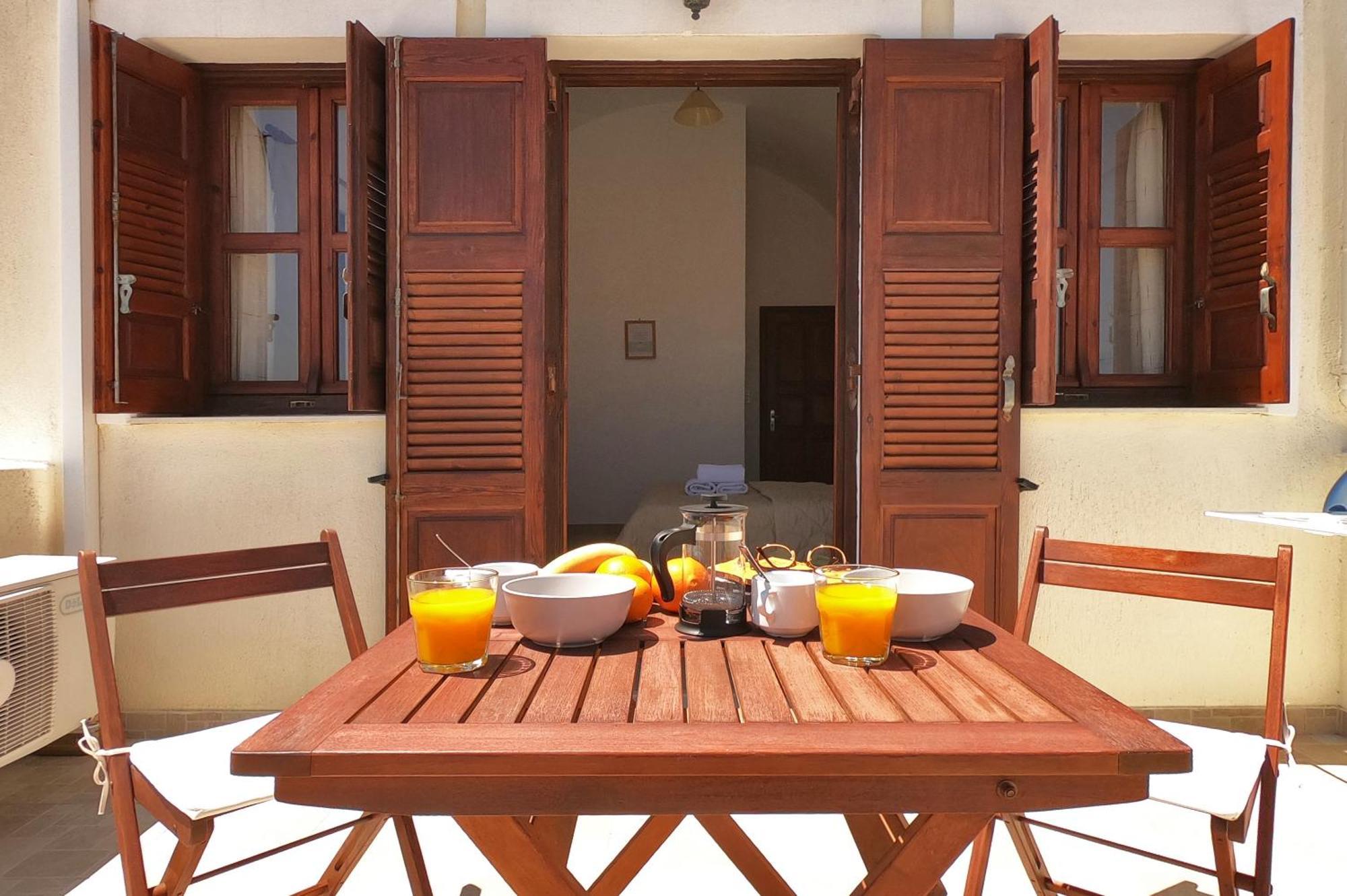Almyra Villa Perissa  Habitación foto